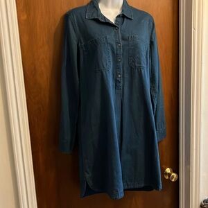 Old Navy jean dress. Size medium.